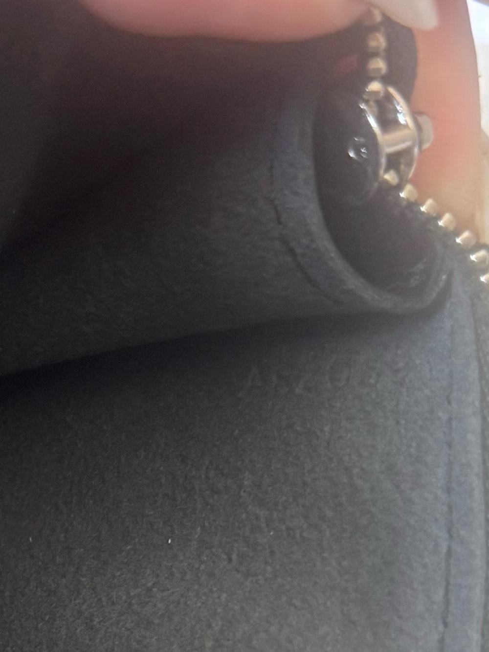 Louis Vuitton Black Epi Pochette - Picture 8 of 8